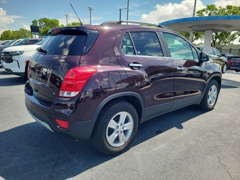 Used 2020 Chevrolet Trax LT w/ Driver Confidence Package FWD image 4