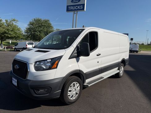 Used 2024 Ford Transit 250 Low Roof w/ Exterior Upgrade Package RWD image 3