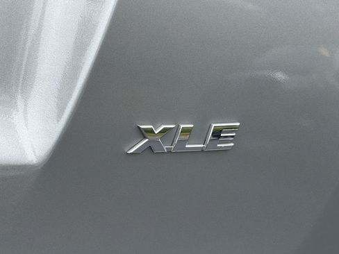 Used 2017 Toyota RAV4 XLE w/ Plus Special Value Package FWD image 21