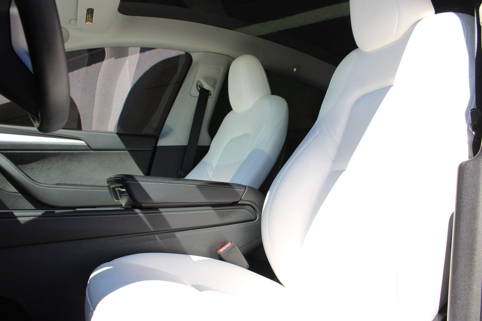 Used 2024 Tesla Model Y 2WD image 11