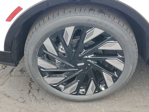 New 2026 Lincoln Nautilus Reserve w/ Jet Appearance Package image 5