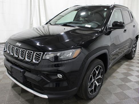 Used 2025 Jeep Compass Limited AWD/4WD image 32