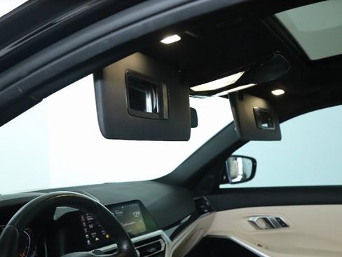 Used 2022 BMW 330i xDrive Sedan w/ Premium Package 2 image 19