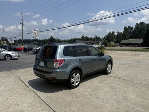 Used 2010 Subaru Forester 2.5X Premium w/ Popular Equipment Group 5B AWD/4WD image 7