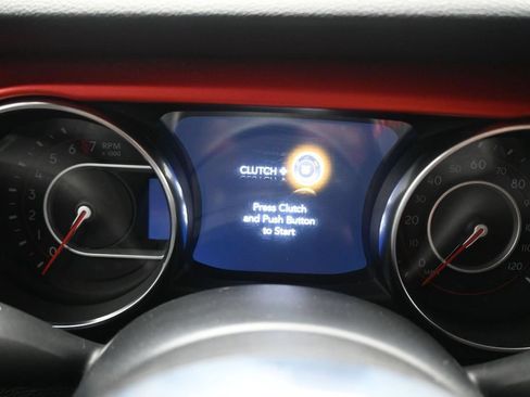Used 2020 Jeep Gladiator Rubicon w/ Cold Weather Group AWD/4WD image 15
