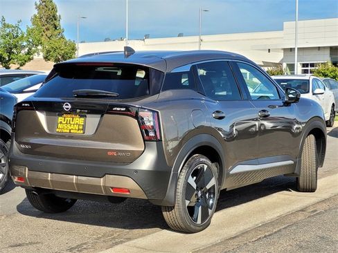 New 2025 Nissan Kicks SR w/ SR Premium Package image 3