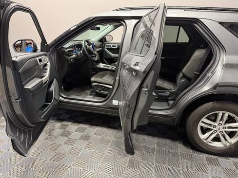 Used 2024 Ford Explorer XLT w/ Class IV Trailer Tow Package image 13