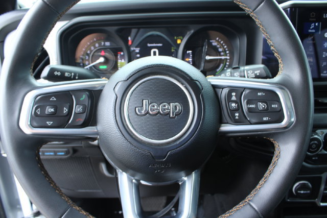 Used 2024 Jeep Wrangler Unlimited Sahara AWD/4WD image 18