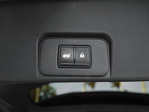 Used 2022 Nissan Rogue Platinum w/ Head-Up Display Package image 43