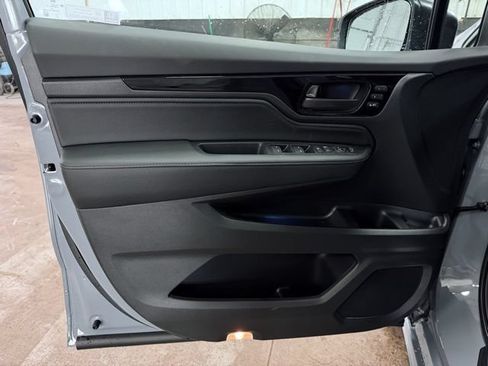 Used 2025 Honda Odyssey Touring image 14