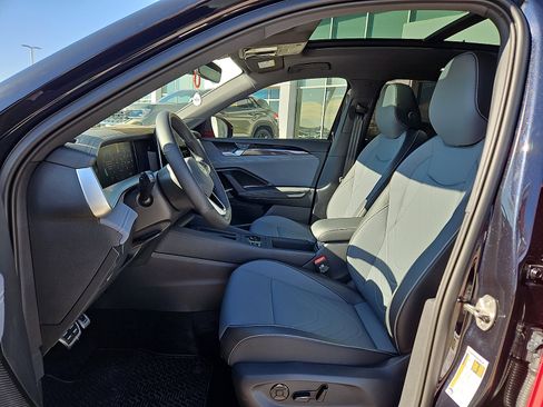 New 2026 Volkswagen Tiguan SE R-Line image 12