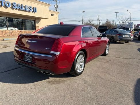 Used 2021 Chrysler 300 Touring L RWD image 7
