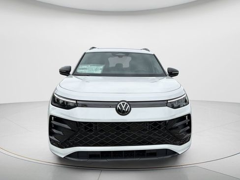 New 2026 Volkswagen Tiguan SE R-Line FWD image 2