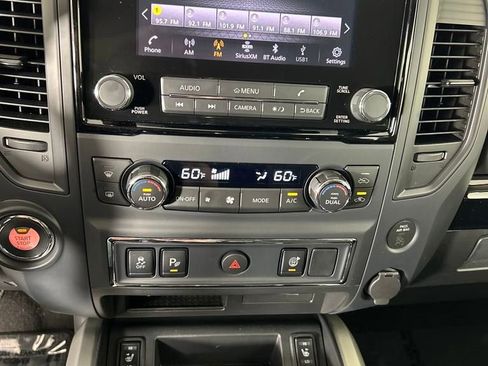 Used 2024 Nissan Titan SV w/ SV Convenience Package image 22