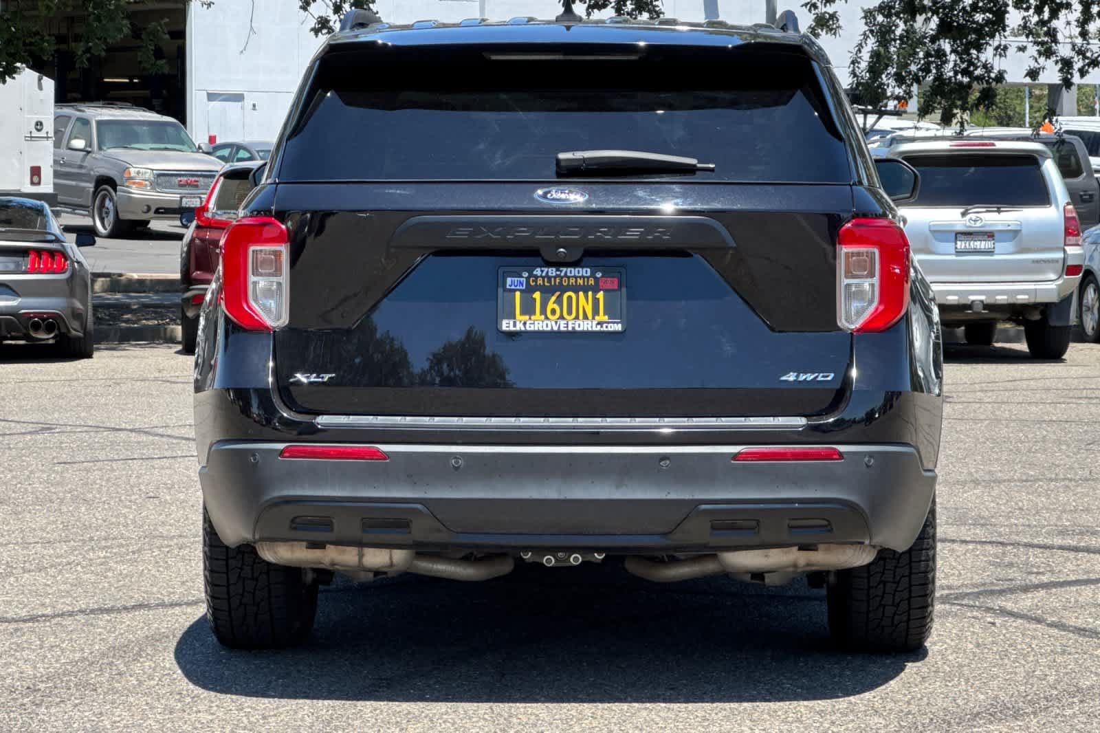 Used 2023 Ford Explorer XLT w/ Equipment Group 202A AWD/4WD image 7