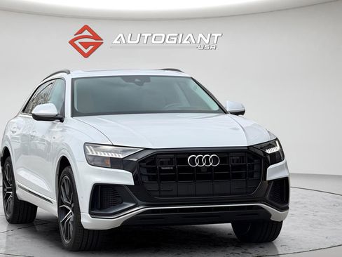 Used 2019 Audi Q8 Prestige w/ Luxury Package AWD/4WD image 16