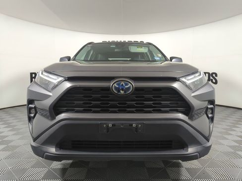 Used 2022 Toyota RAV4 XLE Premium image 3