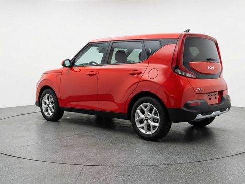 Used 2025 Kia Soul LX w/ LX Technology Package image 6