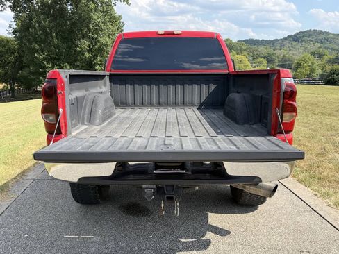 Used 2005 Chevrolet Silverado 2500 LT w/ Heavy-Duty Power Package AWD/4WD image 17