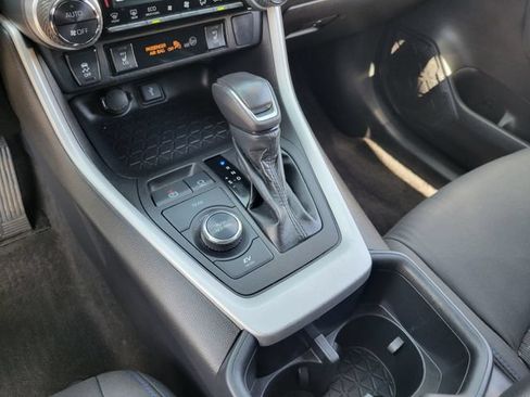 Used 2022 Toyota RAV4 SE w/ SE Grade Weather Package AWD/4WD image 17