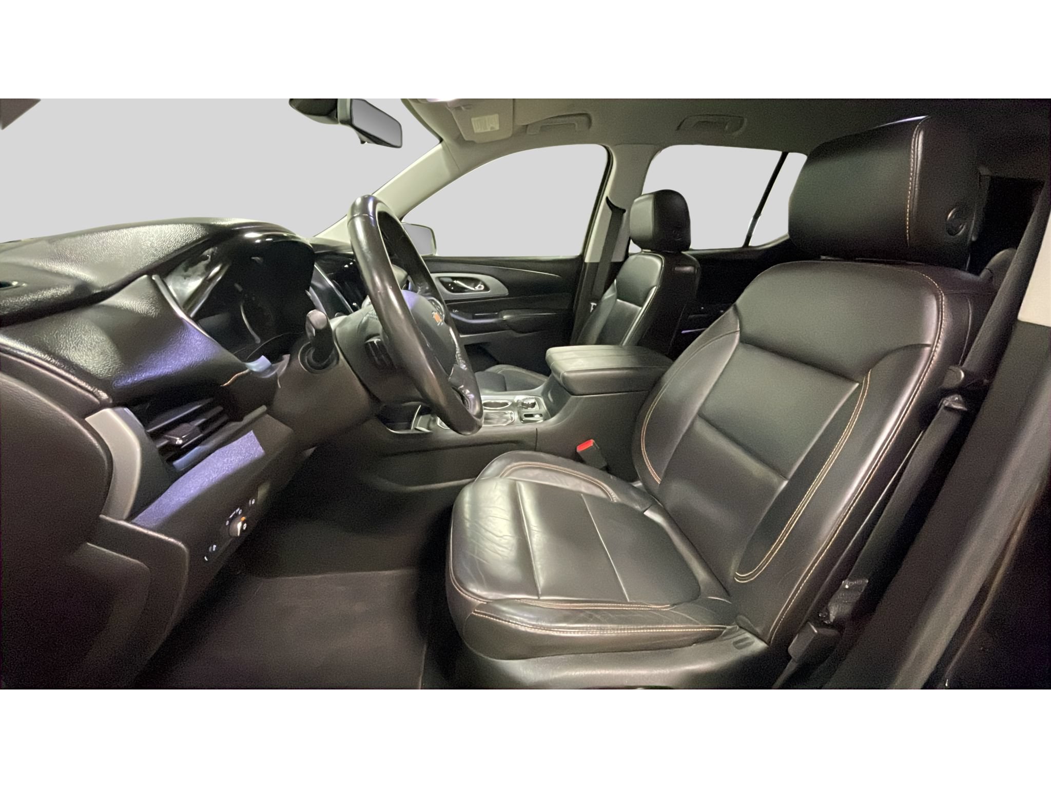 Used 2021 Chevrolet Traverse LT w/ LT Premium Package AWD/4WD image 12
