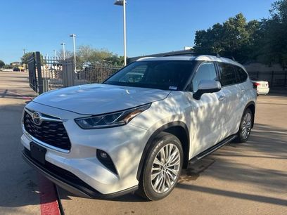 Used 2023 Toyota Highlander Platinum
