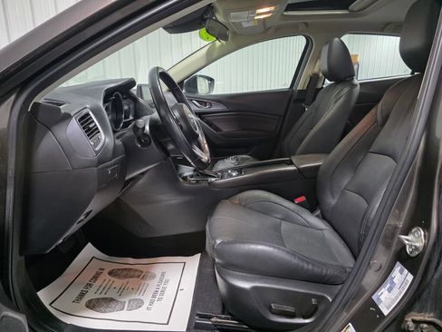 Used 2018 MAZDA MAZDA3 Grand Touring FWD image 9