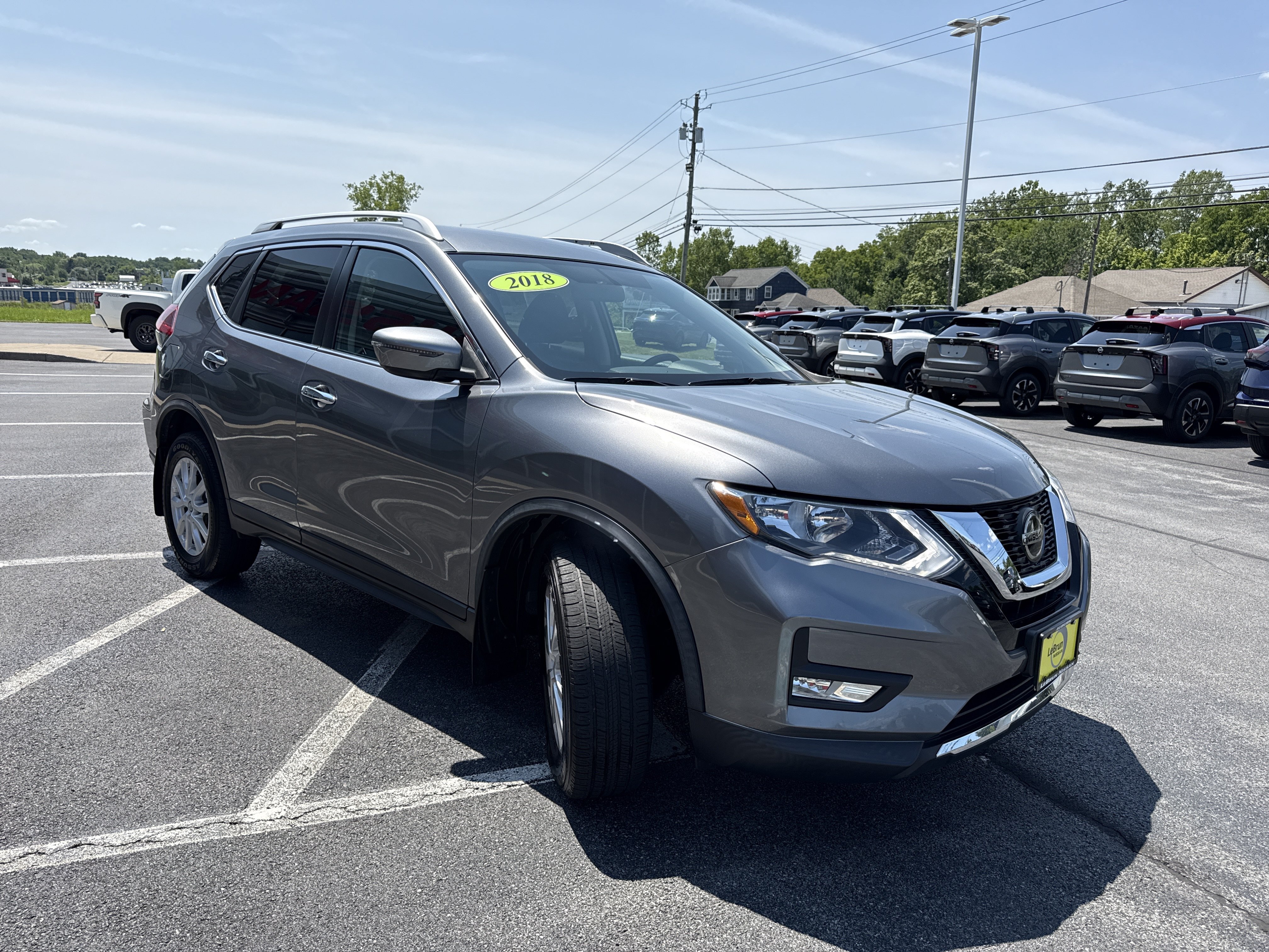 Used 2018 Nissan Rogue SV AWD/4WD image 15