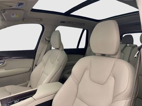 Used 2019 Volvo XC90 T5 Momentum w/ Multimedia Package image 13