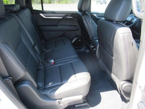 Used 2025 GMC Acadia Elevation FWD image 30