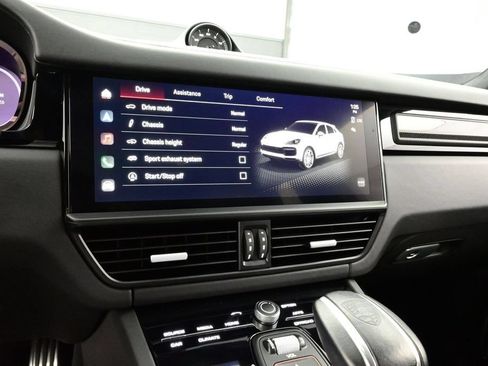 Certified 2023 Porsche Cayenne Turbo GT AWD/4WD image 10