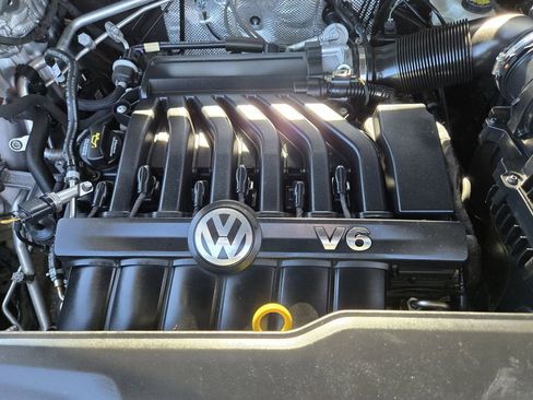 Used 2022 Volkswagen Atlas SEL R-Line image 22