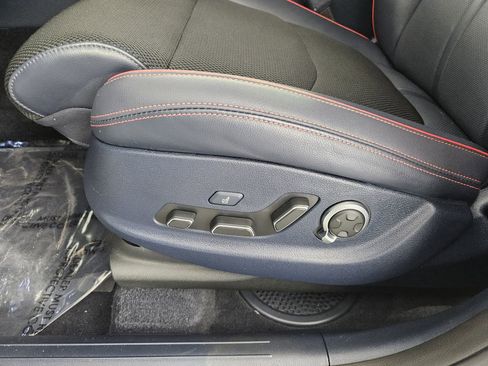 Used 2023 Genesis GV70 2.5T w/ Sport Prestige Package AWD/4WD image 14