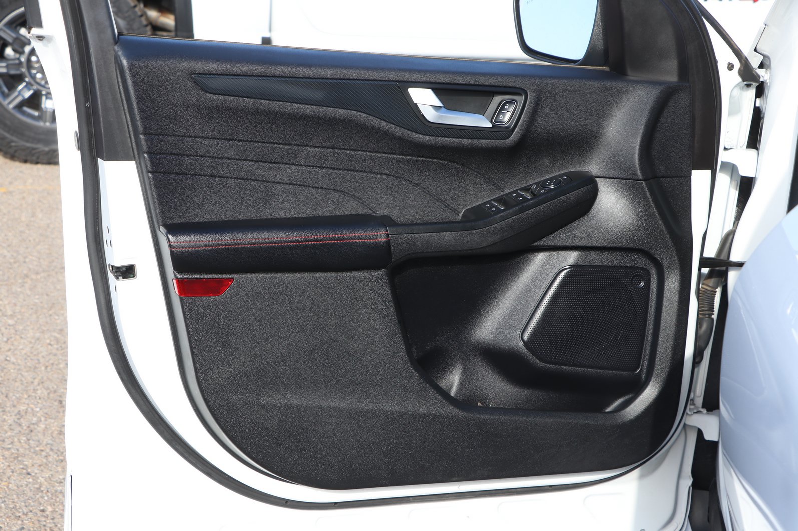 Used 2023 Ford Escape ST-Line w/ Tech Pack #1 FWD image 10