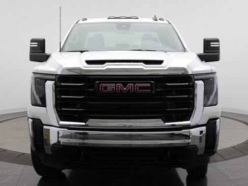 Used 2024 GMC Sierra 3500 Pro AWD/4WD image 2