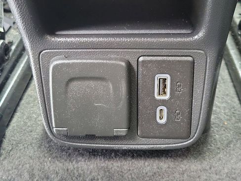 Used 2022 Chevrolet TrailBlazer RS w/ Sun and Liftgate Package FWD image 14