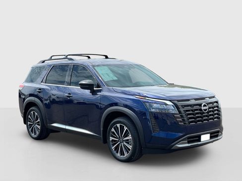 New 2026 Nissan Pathfinder Platinum w/ Accent Package FWD image 7