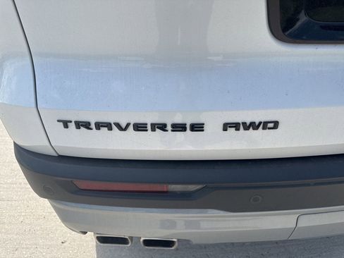 Used 2025 Chevrolet Traverse Z71 w/ Enhanced Driving Package image 5