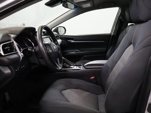 Used 2018 Toyota Camry LE FWD image 12