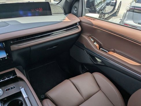 New 2026 Lincoln Navigator L Reserve AWD/4WD image 18