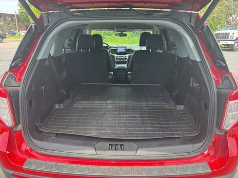 Used 2021 Ford Explorer XLT w/ Equipment Group 202A image 16