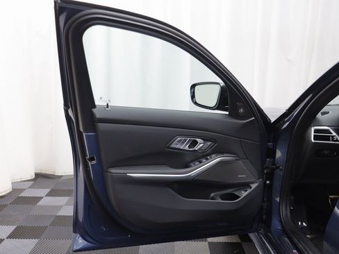 New 2026 BMW 330i xDrive Sedan w/ M Sport Package image 4
