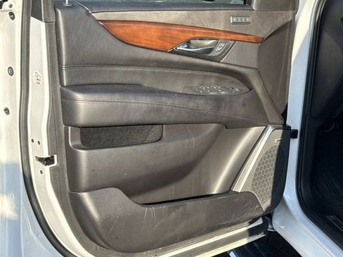 Certified 2019 Cadillac Escalade Premium Luxury RWD image 14