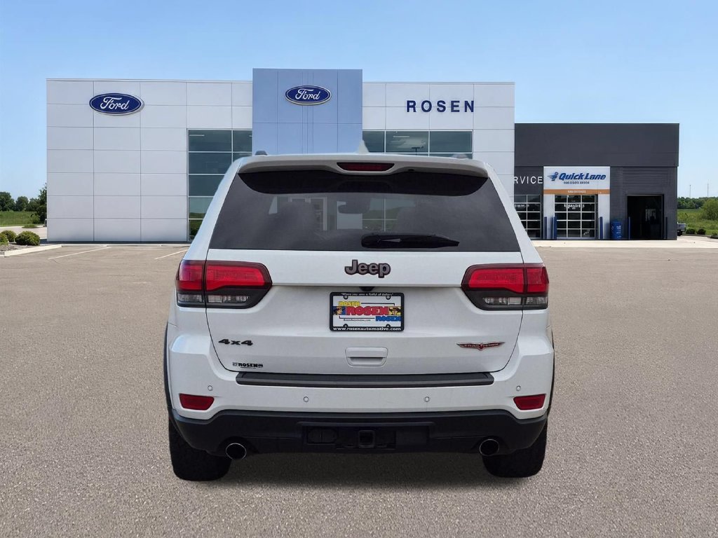 Used 2017 Jeep Grand Cherokee Trailhawk w/ Trailhawk Luxury Group AWD/4WD image 4