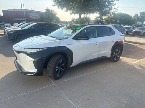 Used 2024 Toyota bZ4X AWD image 7
