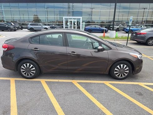 Used 2018 Kia Forte LX w/ LX Popular Package FWD image 4