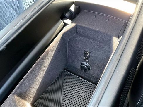 Used 2023 BMW 760i xDrive image 25