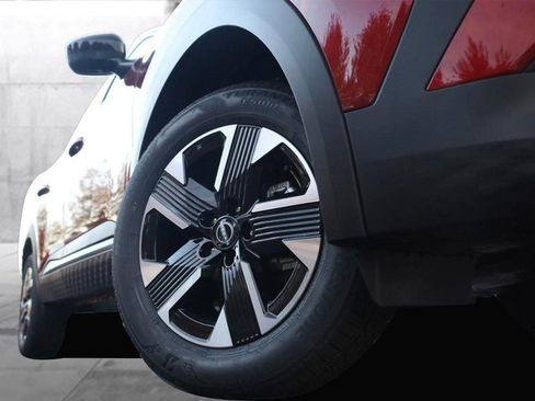 New 2026 Nissan Kicks SV w/ SV Premium Package image 3