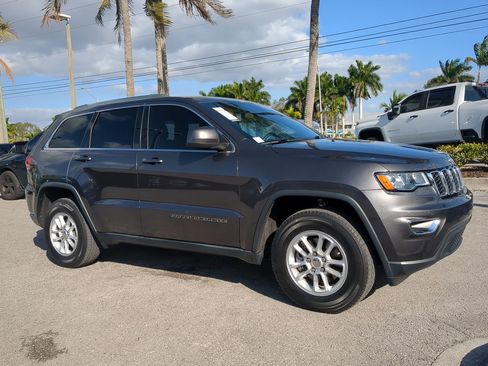 Used 2020 Jeep Grand Cherokee Laredo w/ Security & Convenience Group image 2