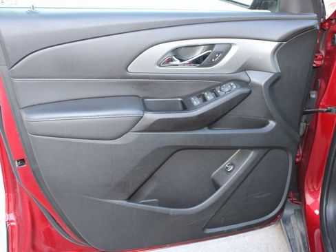 Used 2023 Chevrolet Traverse LT image 21